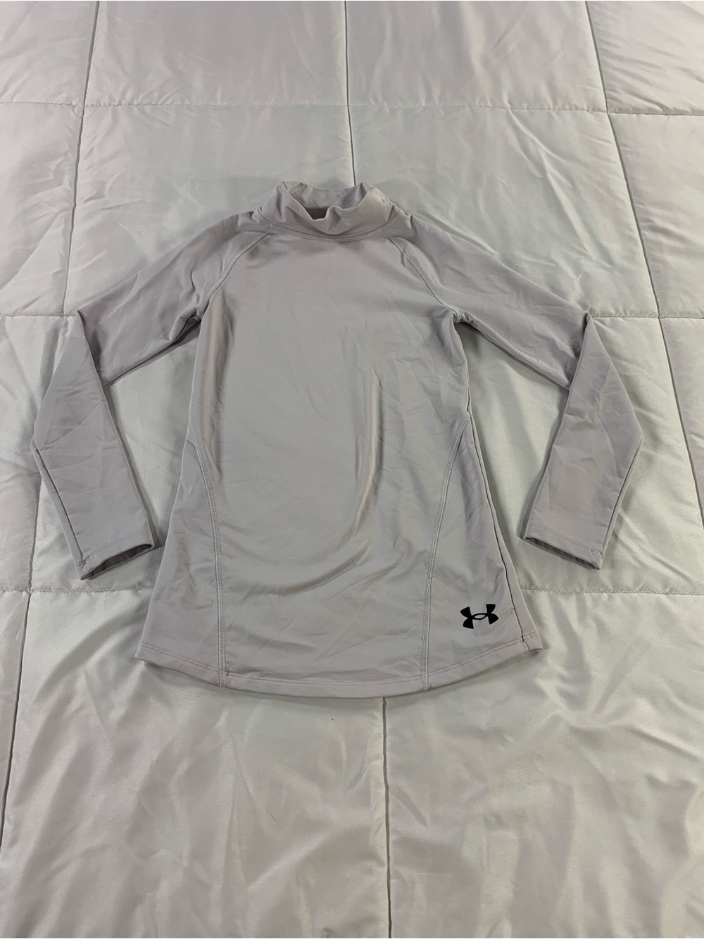 Pre loved UNDER ARMOUR shirt boys size M